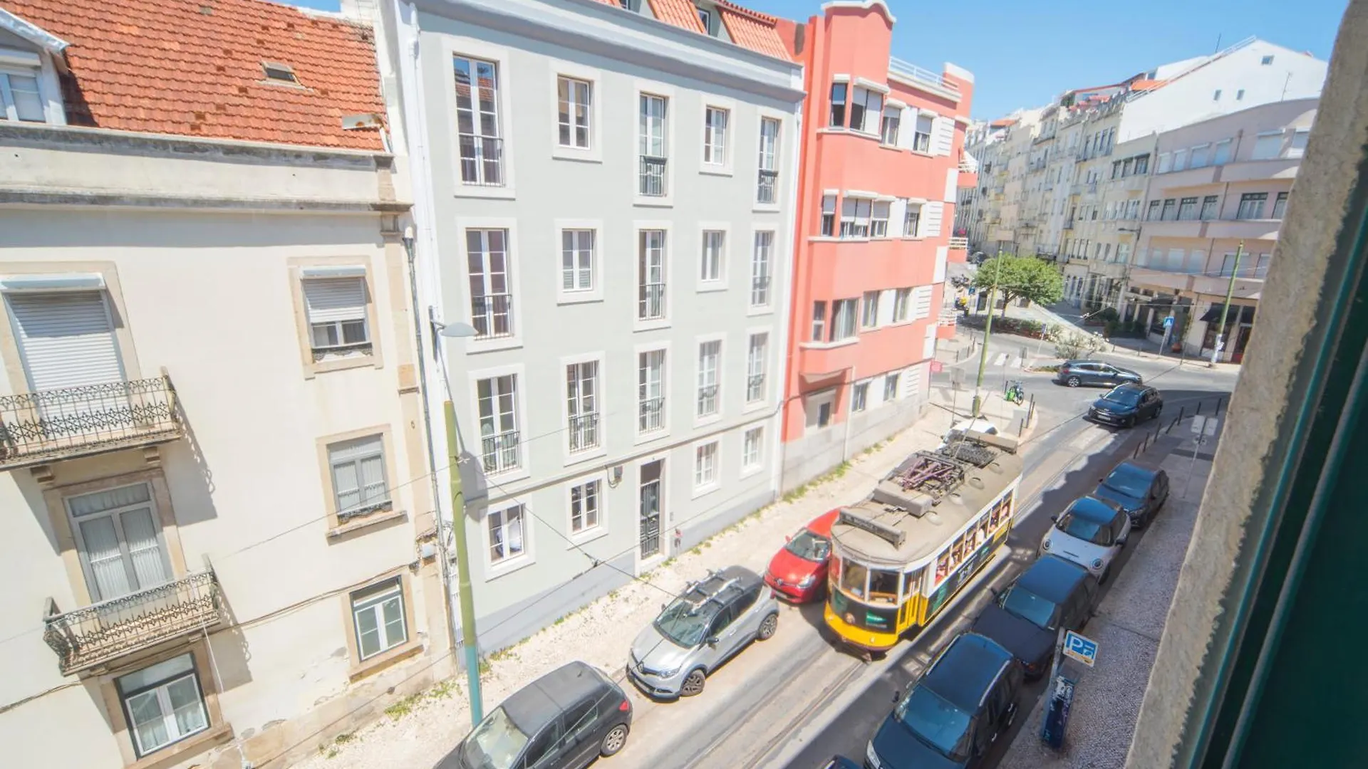 Apartment Apartamento Com 3 Quartos Muito Acolhedores Nos Anjos Lisbon