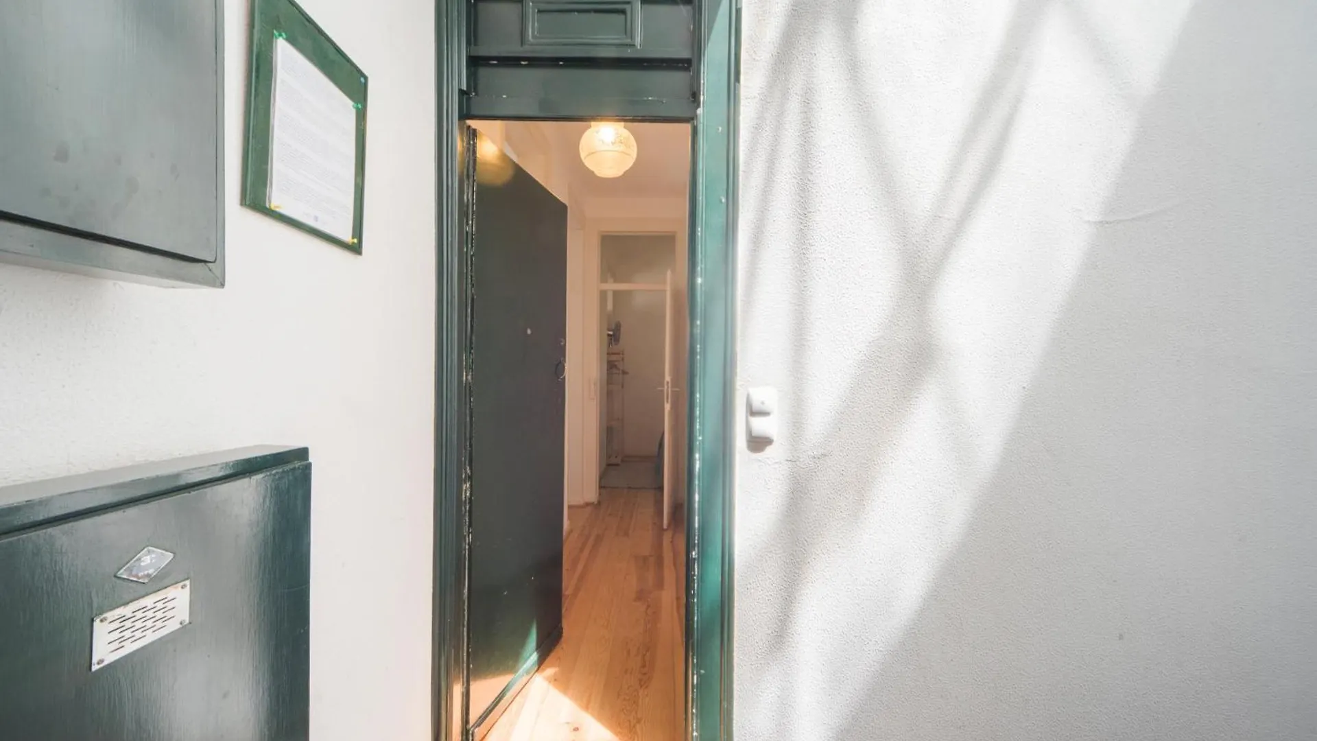 Apartment Apartamento Com 3 Quartos Muito Acolhedores Nos Anjos Lisbon