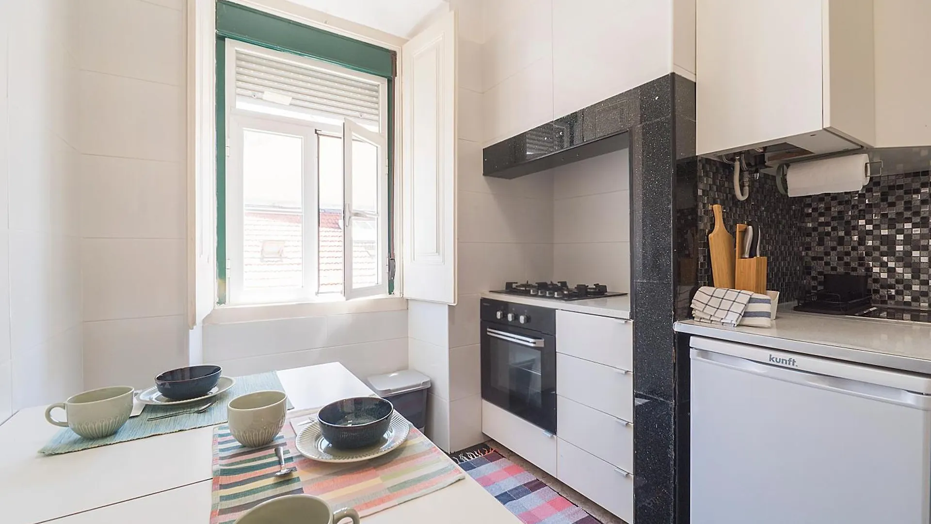 Apartamento Com 3 Quartos Muito Acolhedores Nos Anjos Lisbon 0*,  Portugal