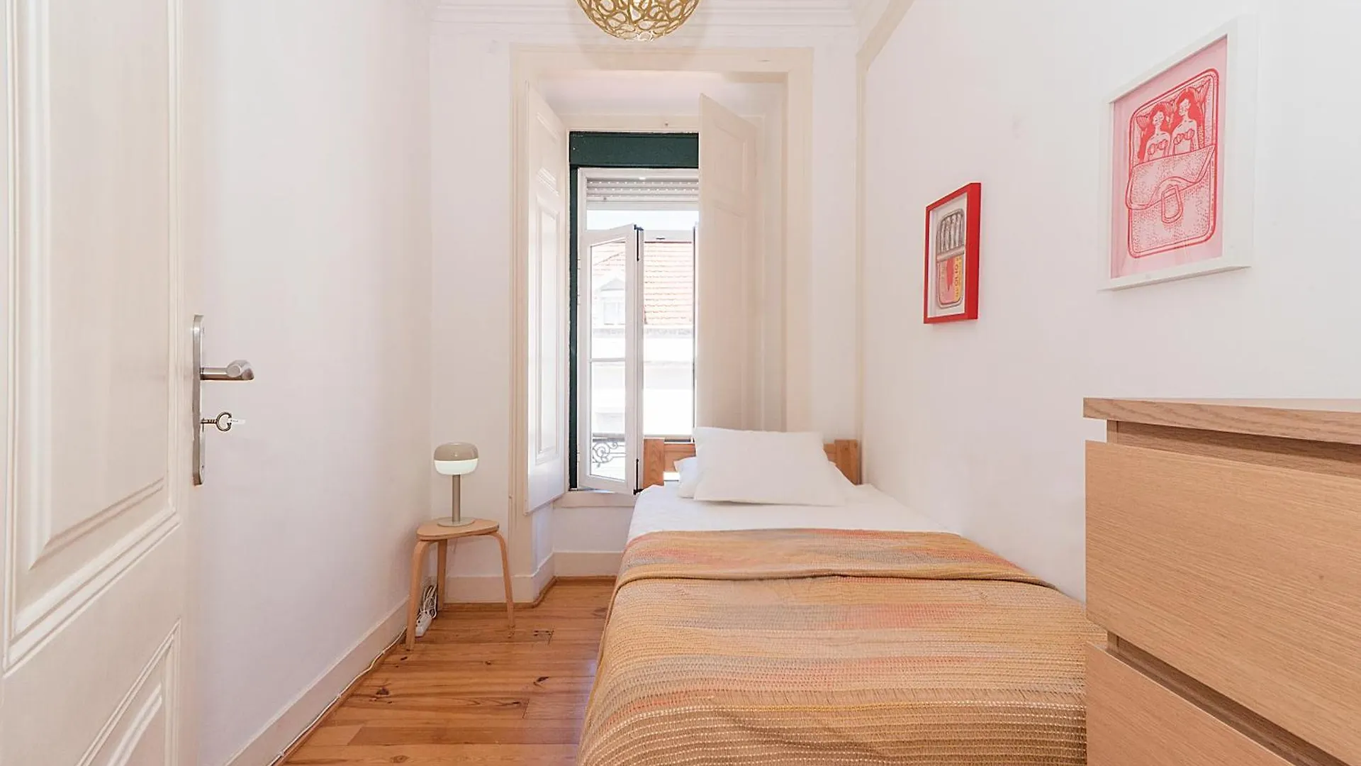 Apartamento Com 3 Quartos Muito Acolhedores Nos Anjos Lisbon 0*,