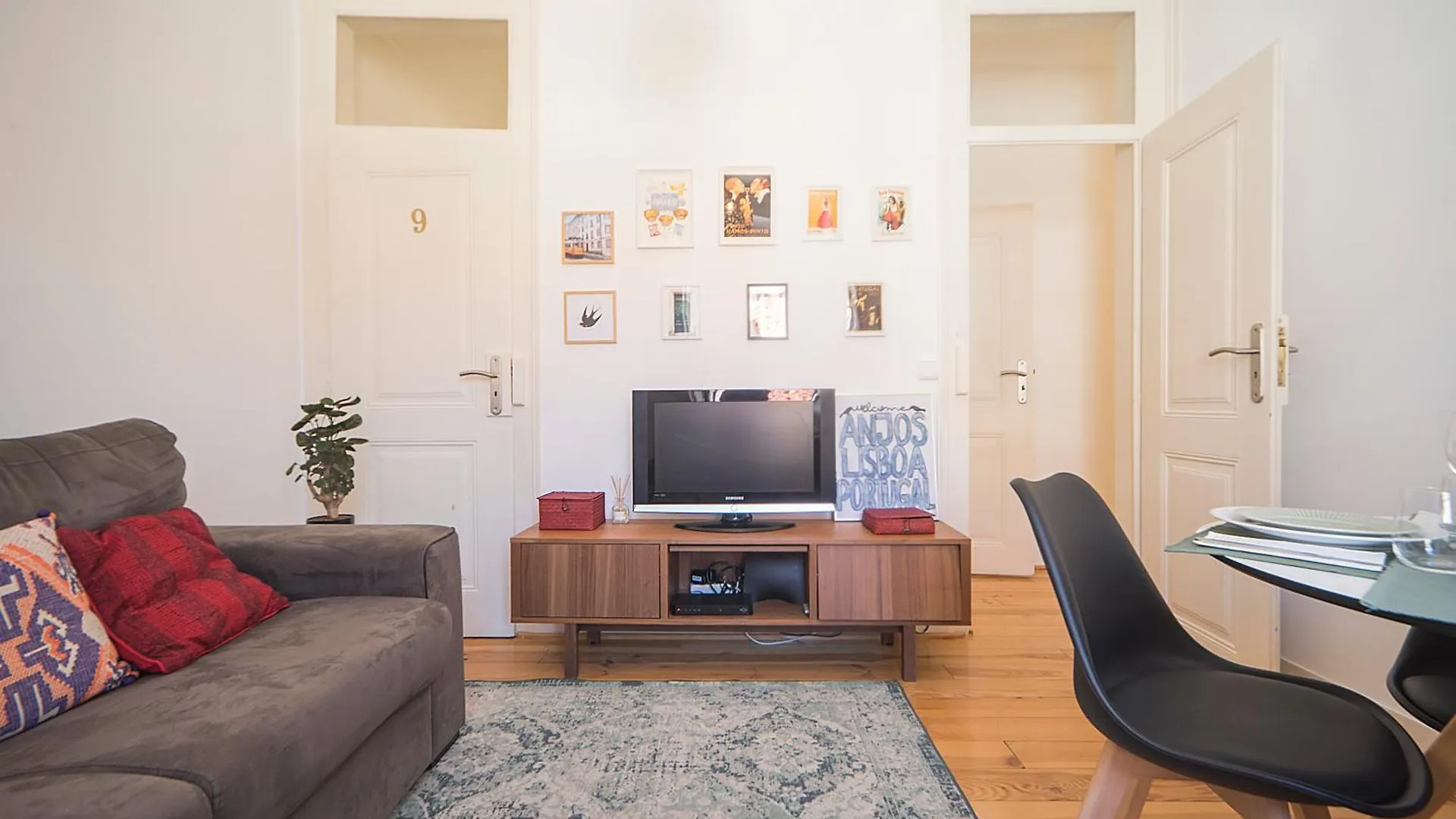Apartamento Com 3 Quartos Muito Acolhedores Nos Anjos Lisbon 0*,  Portugal