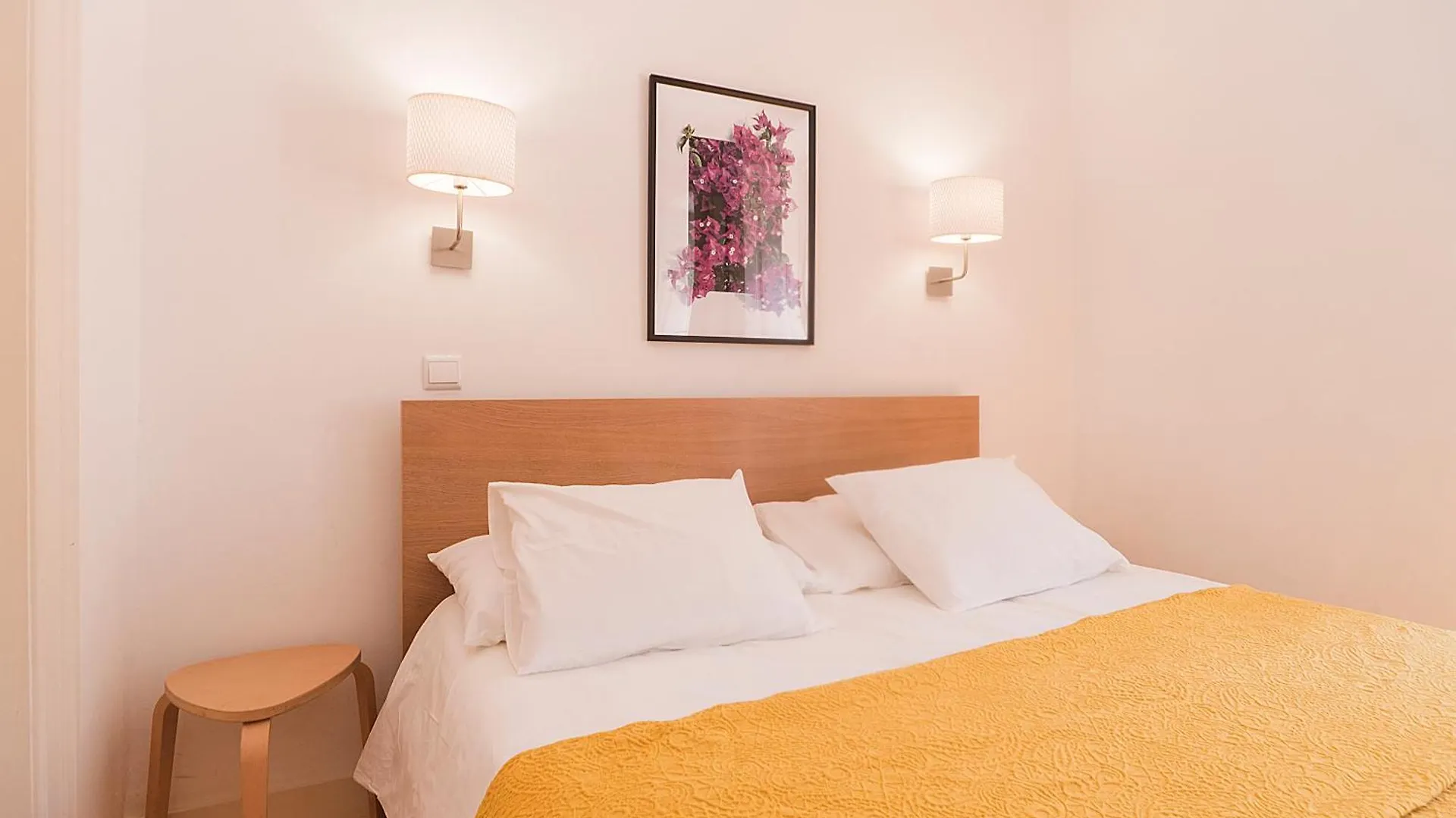 Apartment Apartamento Com 3 Quartos Muito Acolhedores Nos Anjos Lisbon